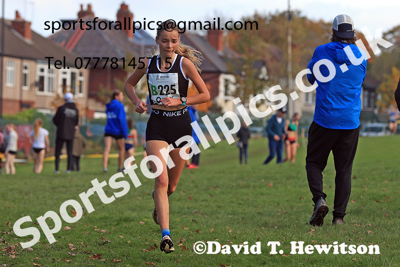 Senior women, 2024 Northern Cross Country Relays, Graves Park, Sheffield.   Photo: David T. Hewitson/Sports for All Pics